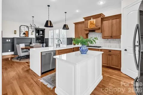 394 Stone Cliff Lane Lake Wylie SC 29710