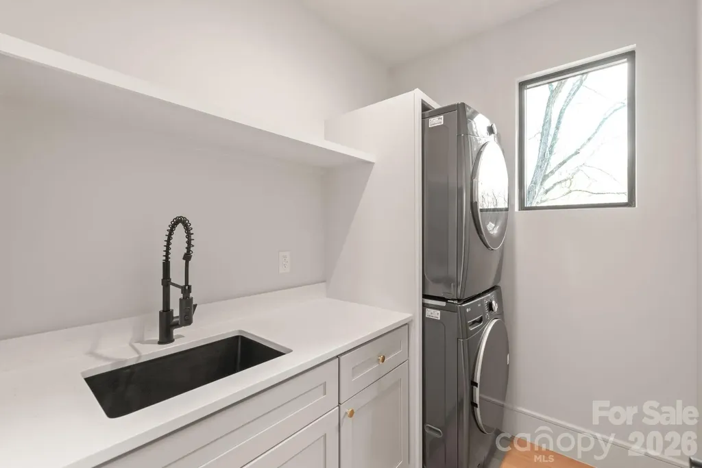 1814 Logie Avenue Charlotte NC 28205