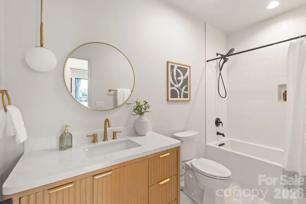 1814 Logie Avenue Charlotte NC 28205
