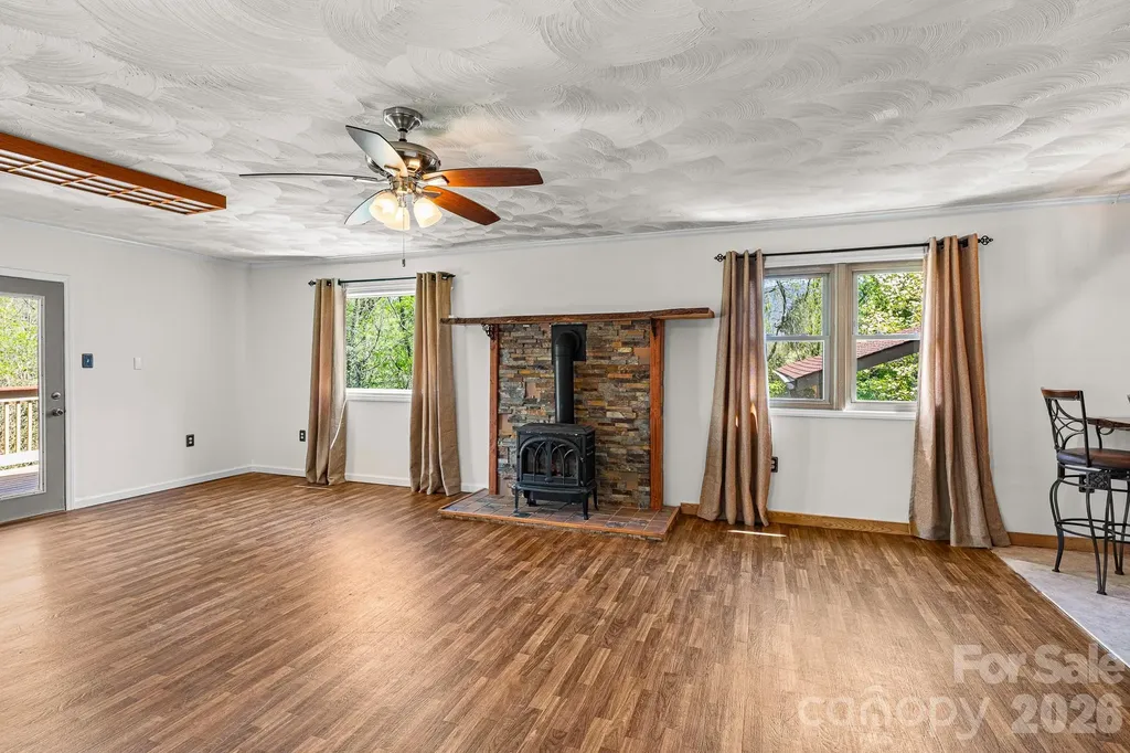 114 Walker Street Black Mountain NC 28711