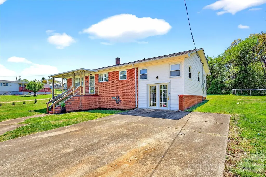 85 Bostic Street Marion NC 28752