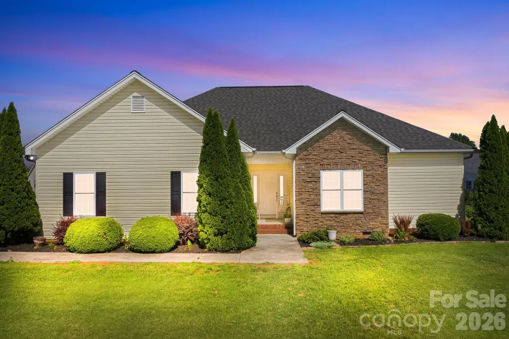 104 Castle Pines Lane Statesville NC 28625