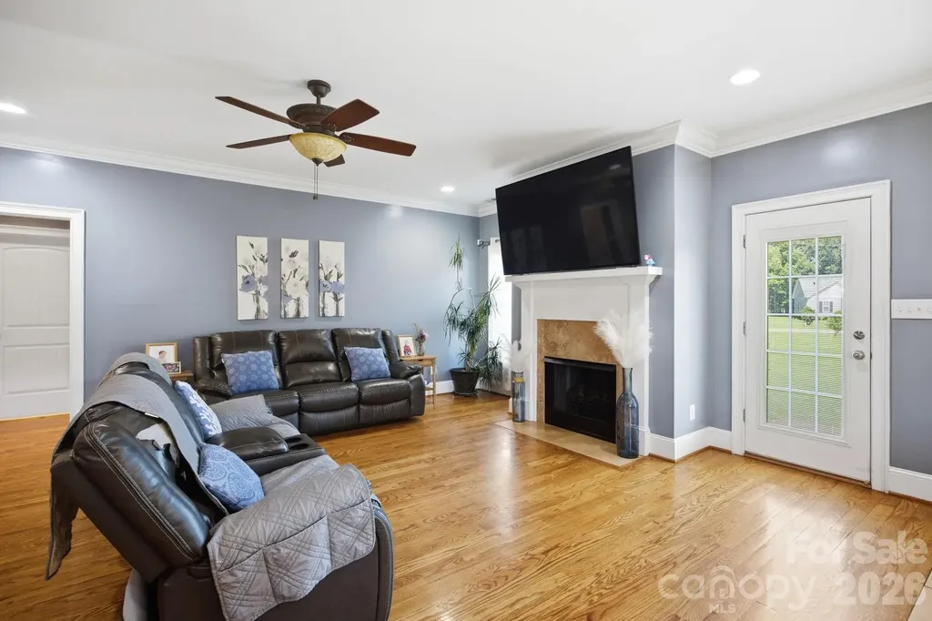 104 Castle Pines Lane Statesville NC 28625