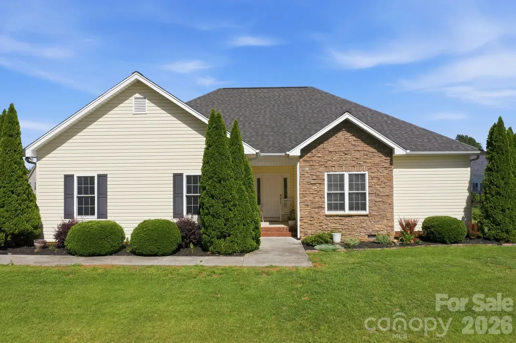 104 Castle Pines Lane Statesville NC 28625