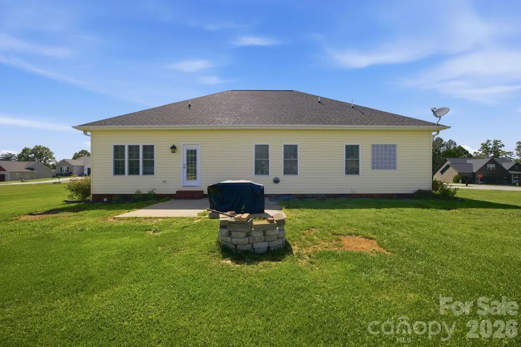 104 Castle Pines Lane Statesville NC 28625