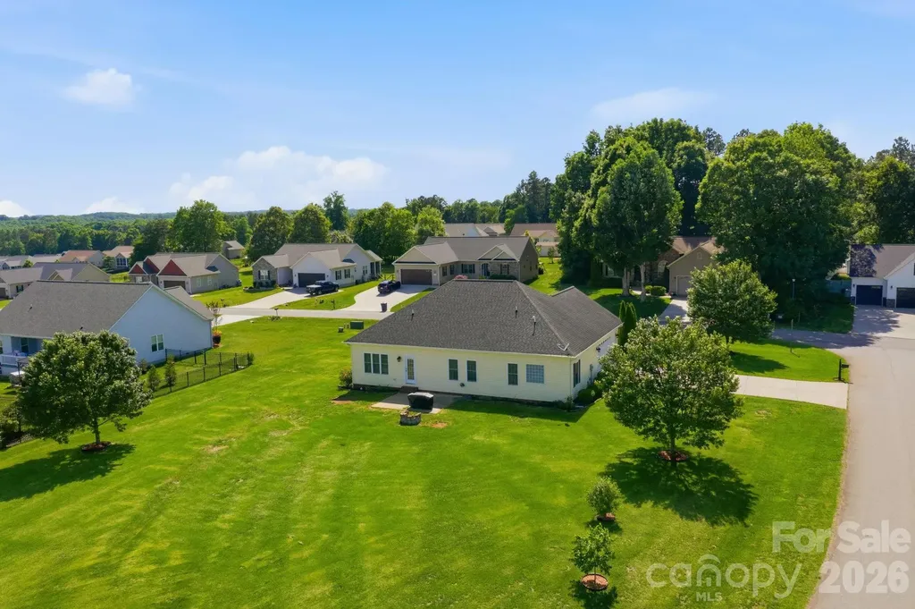 104 Castle Pines Lane Statesville NC 28625