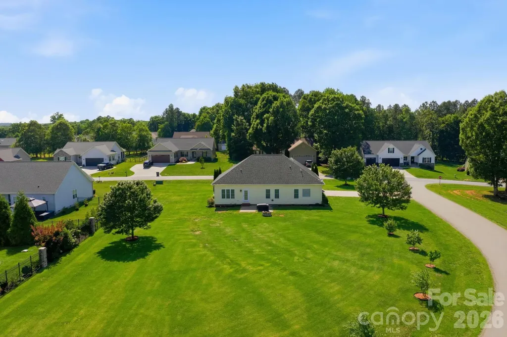 104 Castle Pines Lane Statesville NC 28625
