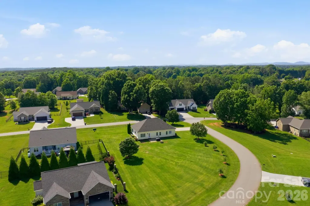 104 Castle Pines Lane Statesville NC 28625