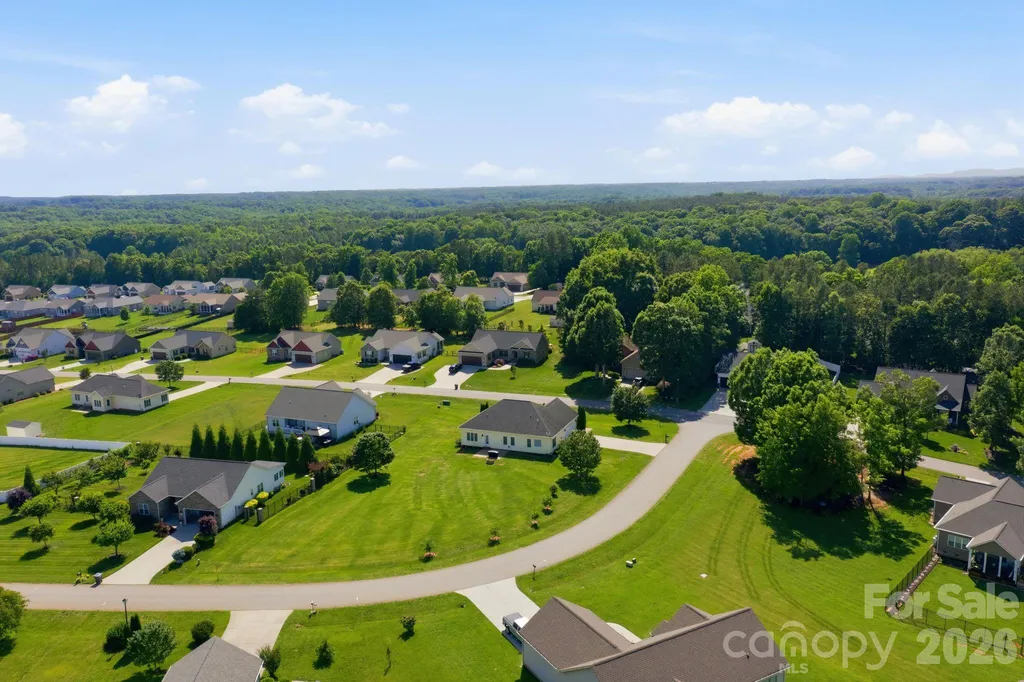 104 Castle Pines Lane Statesville NC 28625