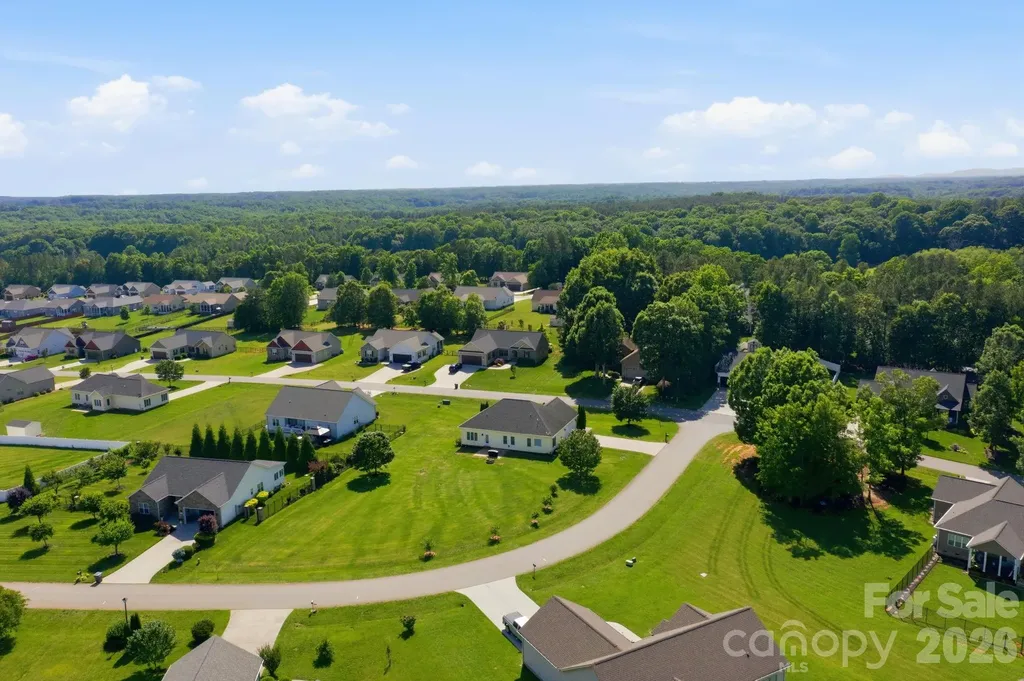 104 Castle Pines Lane Statesville NC 28625