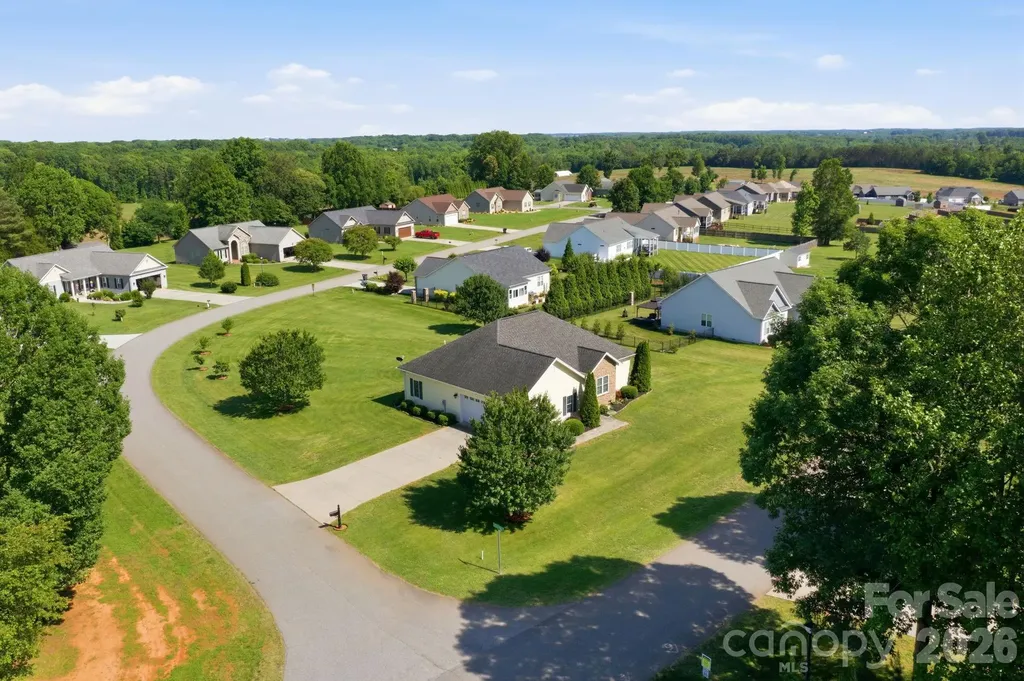 104 Castle Pines Lane Statesville NC 28625