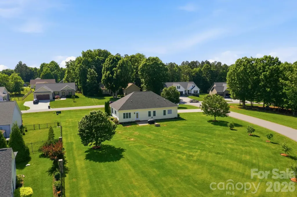 104 Castle Pines Lane Statesville NC 28625