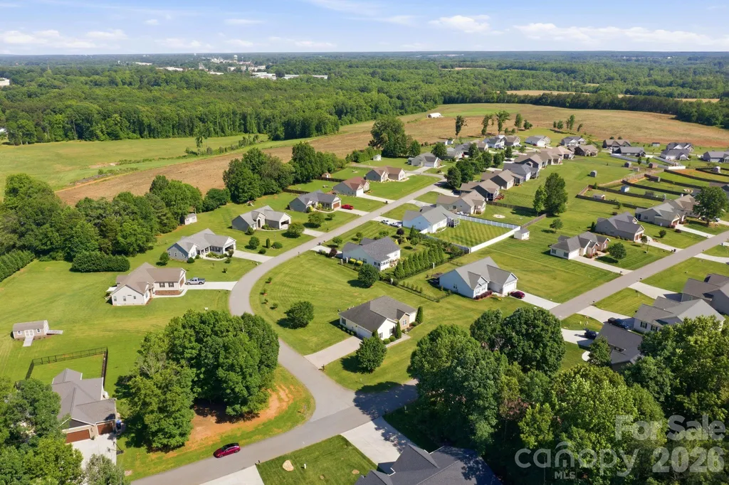 104 Castle Pines Lane Statesville NC 28625