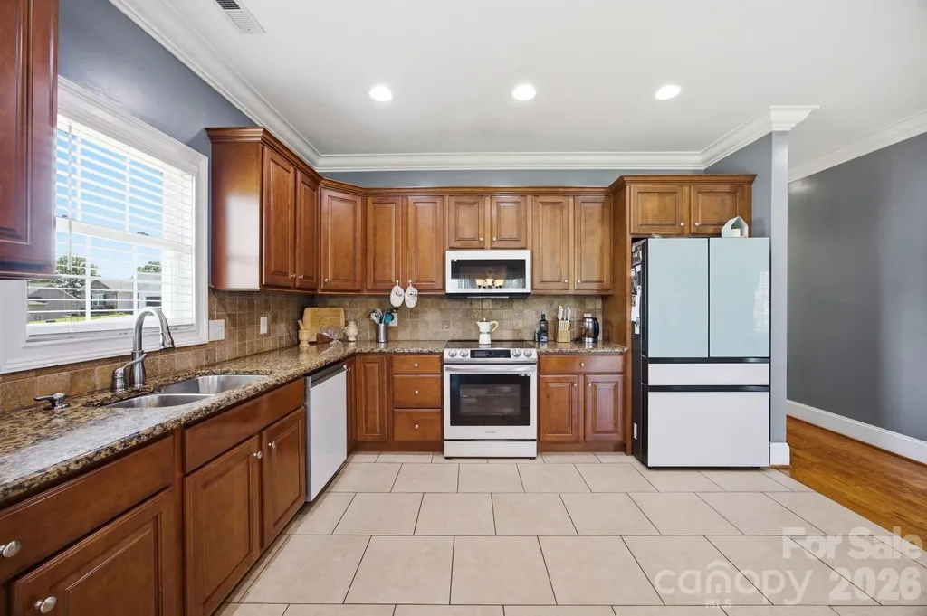 104 Castle Pines Lane Statesville NC 28625