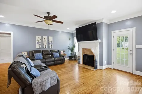 104 Castle Pines Lane Statesville NC 28625