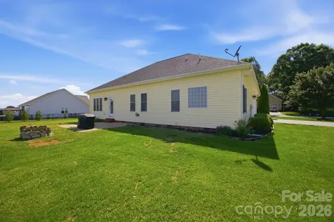 104 Castle Pines Lane Statesville NC 28625