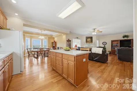 416 Huntington Woods Street N Lenoir NC 28645