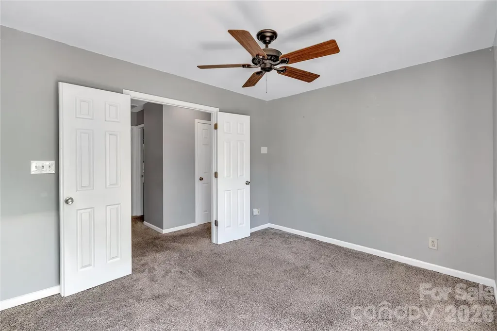 9423 Willow Tree Lane Charlotte NC 28277