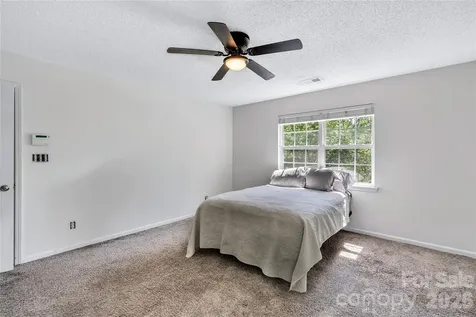 9423 Willow Tree Lane Charlotte NC 28277