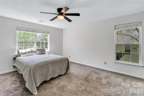 9423 Willow Tree Lane Charlotte NC 28277