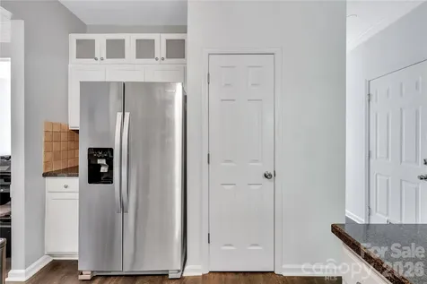 9423 Willow Tree Lane Charlotte NC 28277