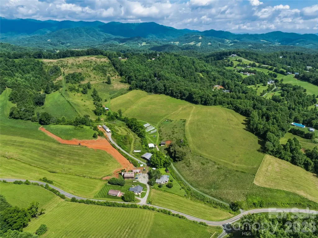 35 Felmet Farm Road Marshall NC 28753