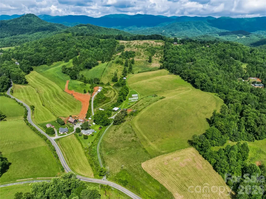 35 Felmet Farm Road Marshall NC 28753