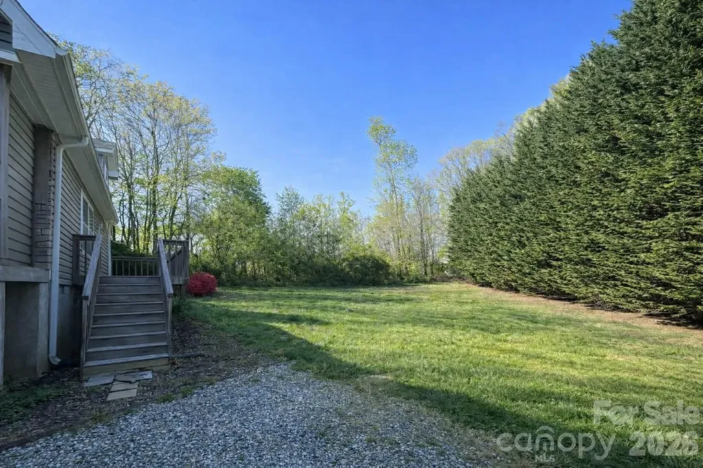 25 Eastwind Lane Candler NC 28715