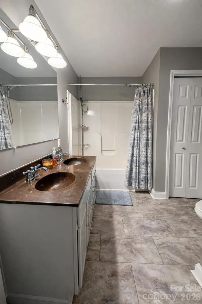 25 Eastwind Lane Candler NC 28715
