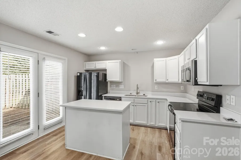 10142 Forest Landing Drive Charlotte NC 28213
