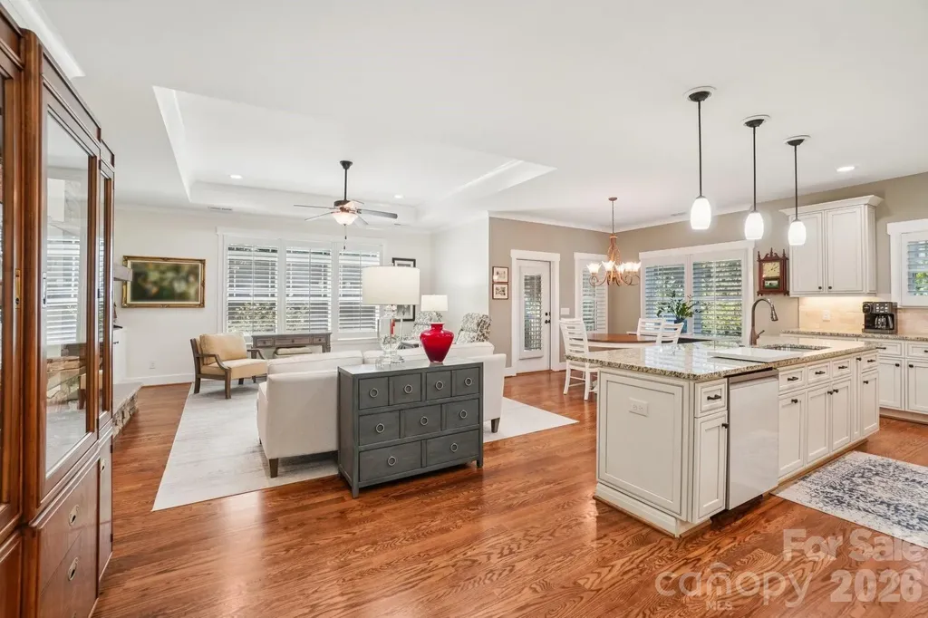 31 N Anvil Avenue Hendersonville NC 28792