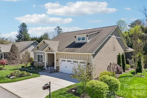 31 N Anvil Avenue Hendersonville NC 28792