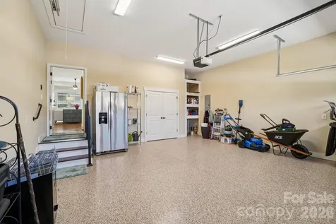 31 N Anvil Avenue Hendersonville NC 28792