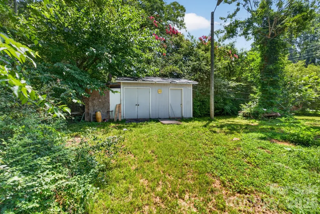 3515 Shamrock Drive Charlotte NC 28215