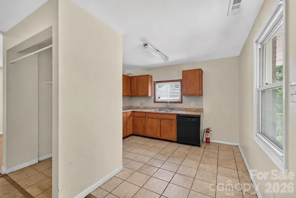 3515 Shamrock Drive Charlotte NC 28215