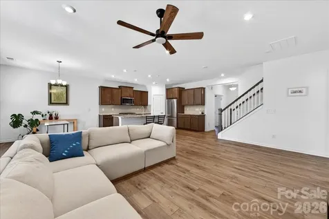 11119 Glasden Road Charlotte NC 28278