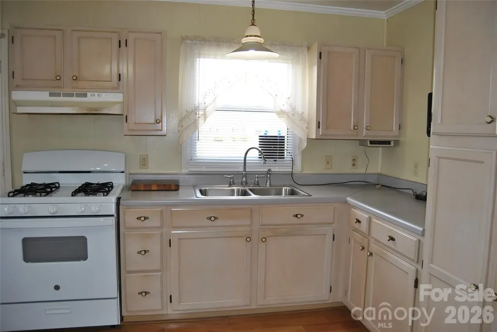 909 Timberlane Drive Mount Holly NC 28120