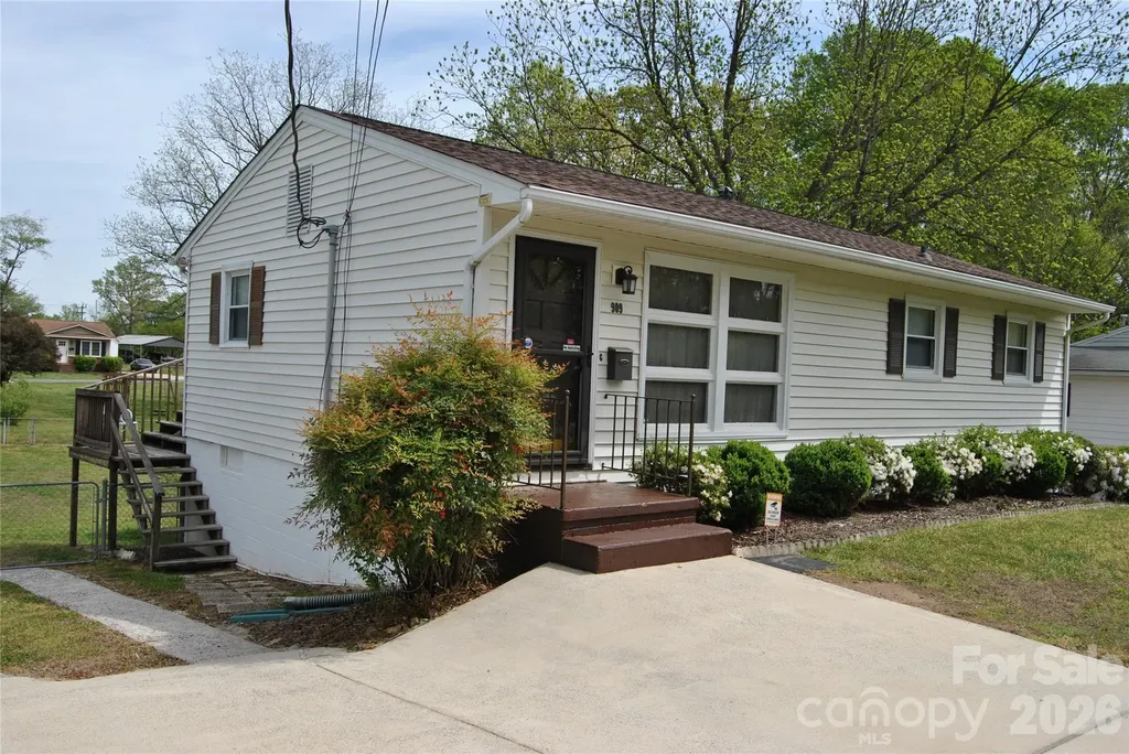 909 Timberlane Drive Mount Holly NC 28120