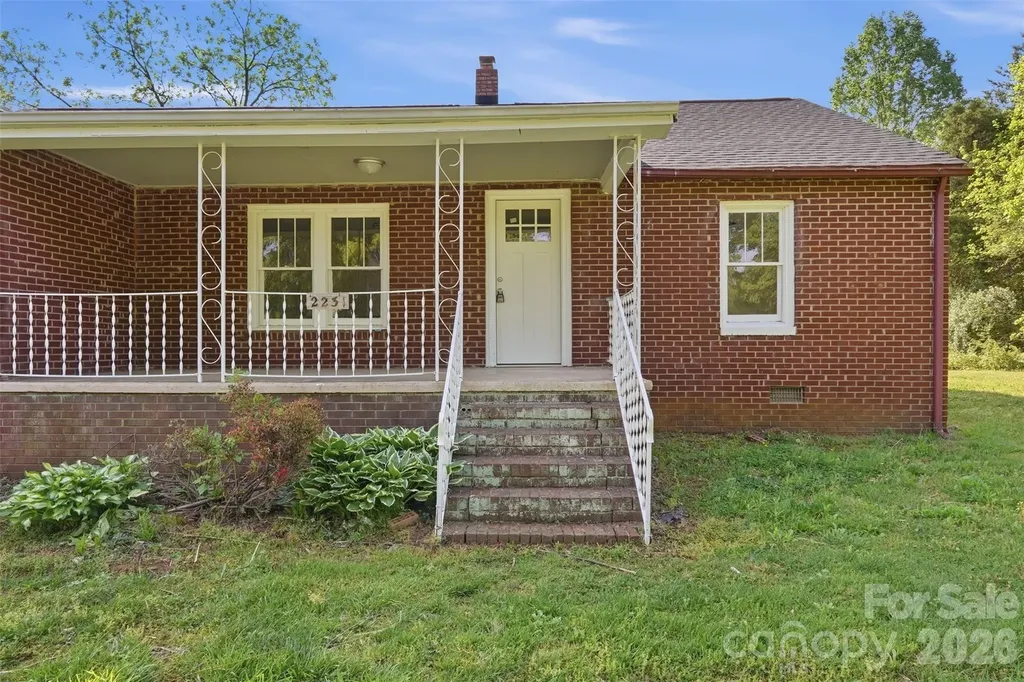 2231 Claremont Road Newton NC 28658