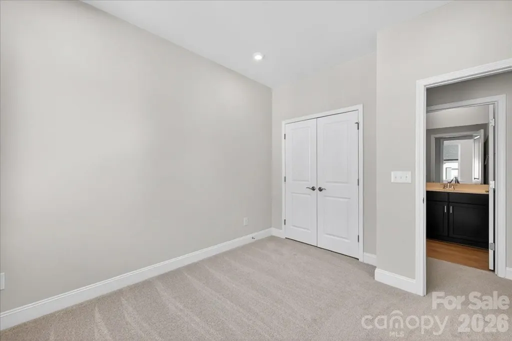 7933 Cedarsmith Court Charlotte NC 28217