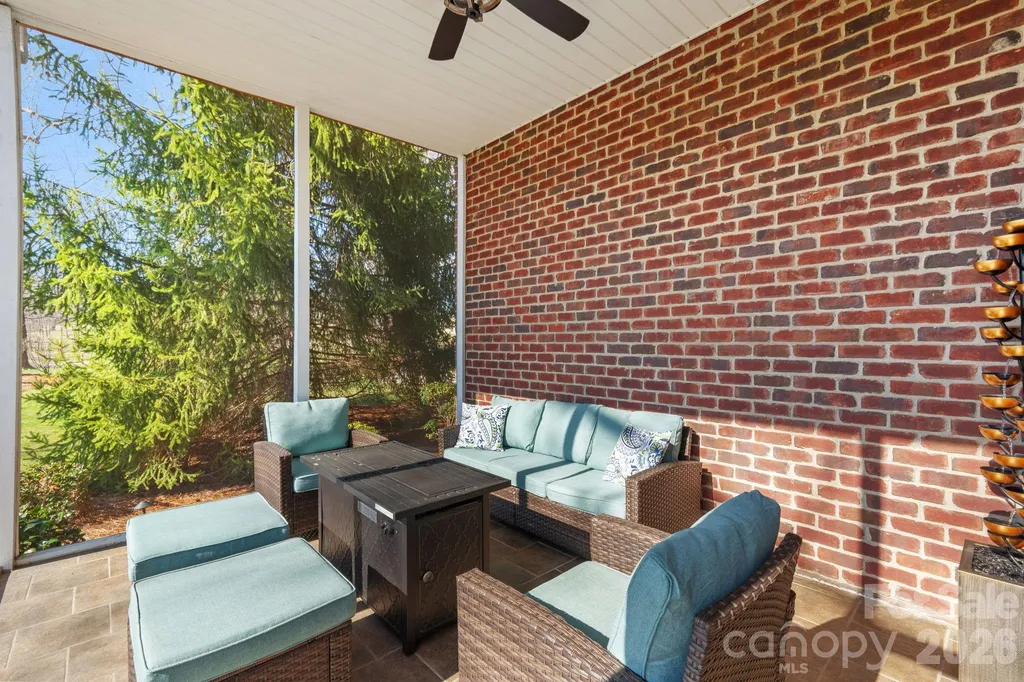 280 Brassie Lane Summerfield NC 27358