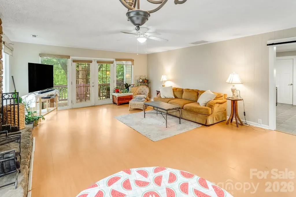 3 Odie Lane Candler NC 28715