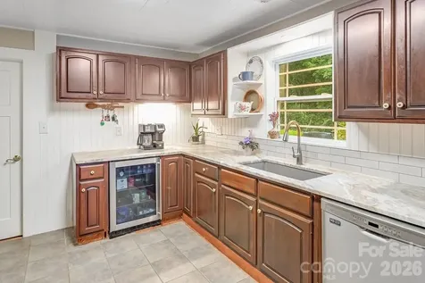 3 Odie Lane Candler NC 28715