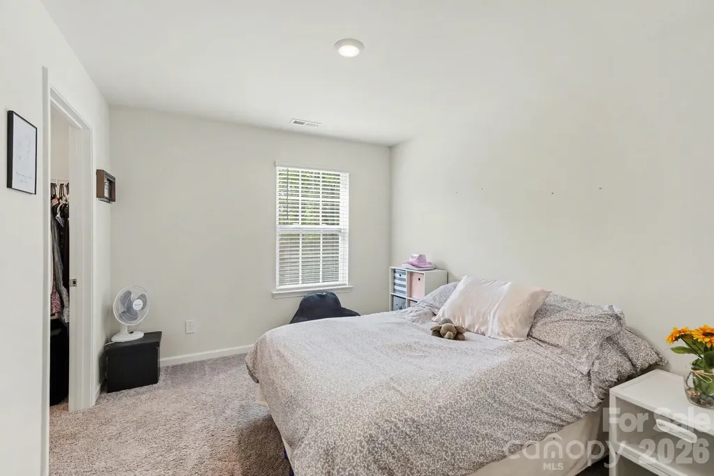 8133 Clairwood Drive Charlotte NC 28269
