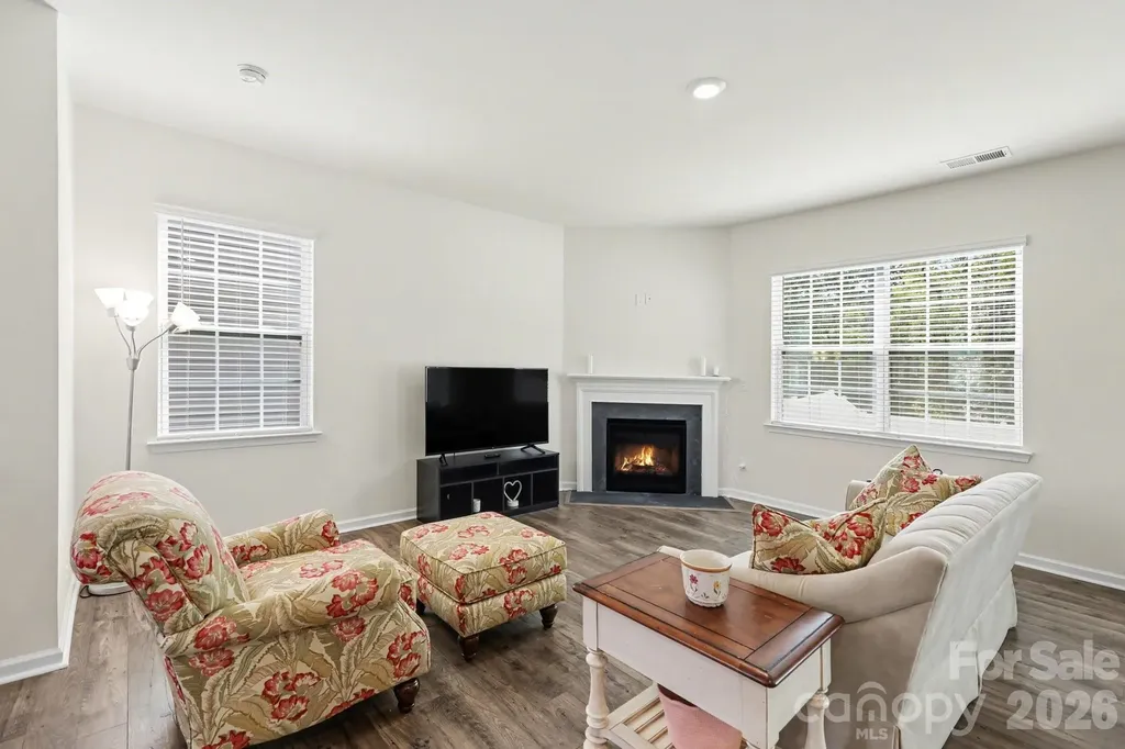 8133 Clairwood Drive Charlotte NC 28269
