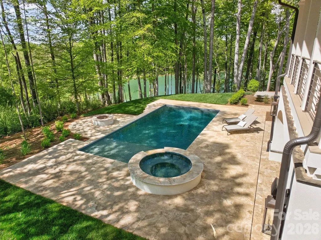 1052 Ventosa Drive Denver NC 28037