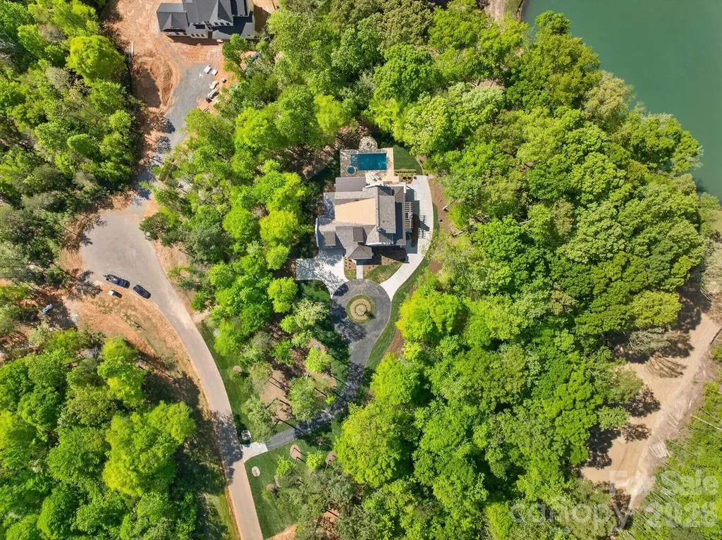 1052 Ventosa Drive Denver NC 28037