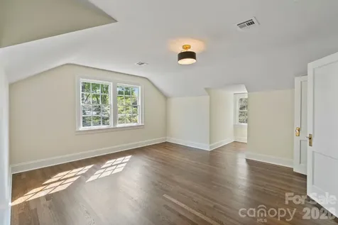 3114 N Center Street Hickory NC 28601