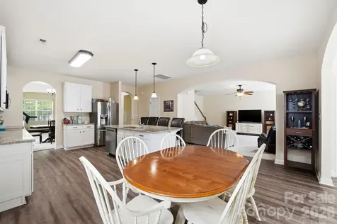 6629 Thistle Down Drive Harrisburg NC 28075