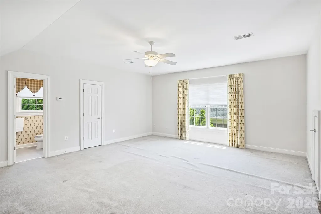 1115 S Kings Drive Charlotte NC 28207